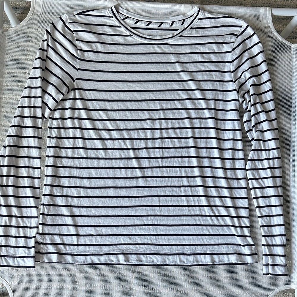 Vineyard Vines tee shirt